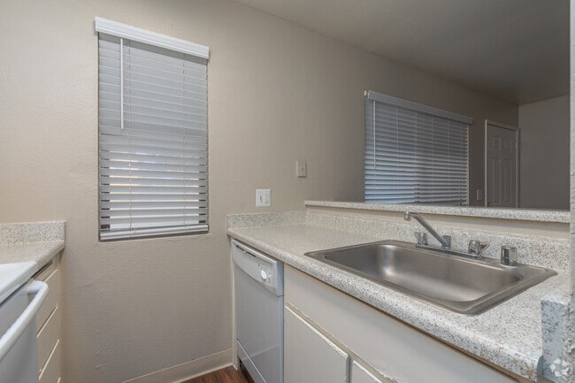 1BR, 1BA - 585SF - Kitchen - Brockford Place Apartments