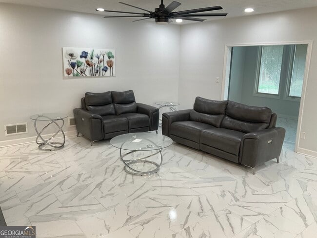 Photo - 558 Kenwood Rd