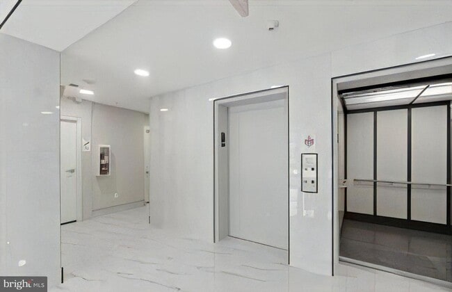 Photo - Cozy 3 Bedroom 2 Bathroom Condo- Conveniently Located in the heart of Washington, DC