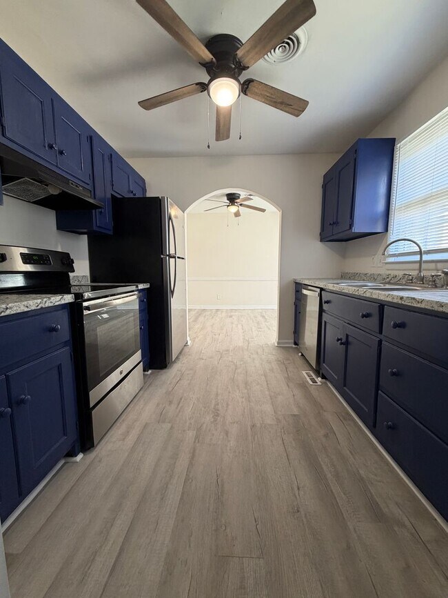 Photo - Large Home suitable for Residence or Business