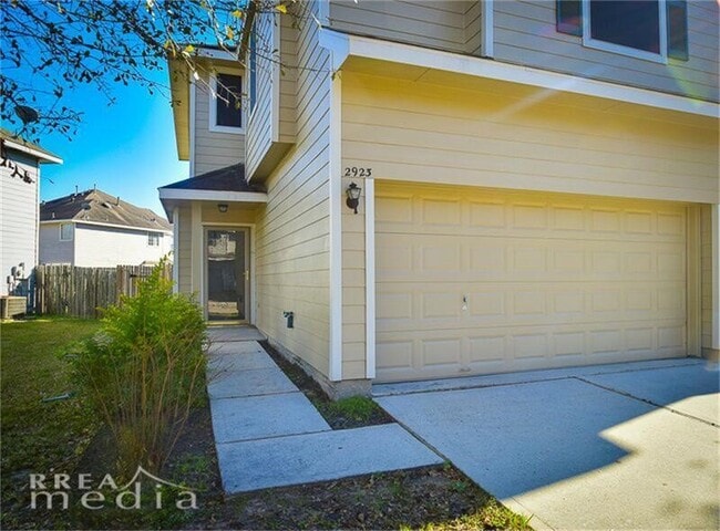 Photo - 2923 Loganberry Park Ln