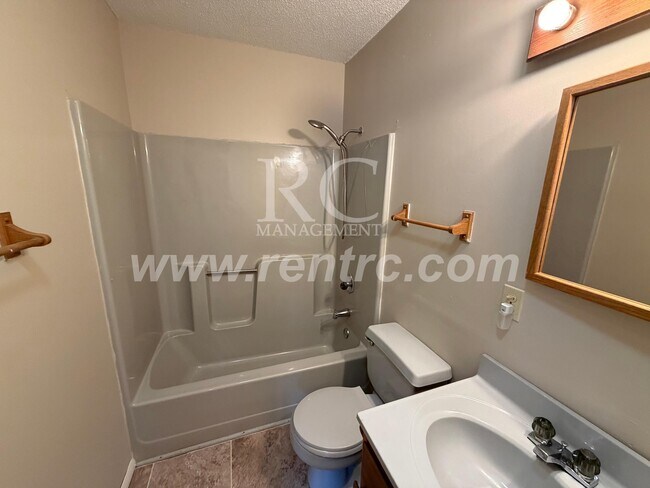 Photo - 300 Vaught St