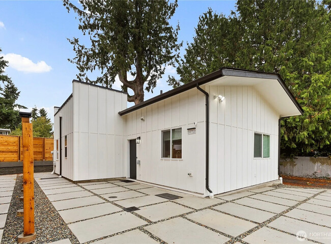 Building Photo - 10712 Linden Ave N Rental