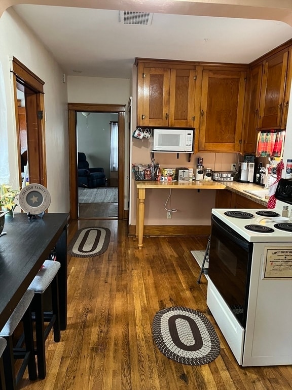 Photo - 144 Linwood St