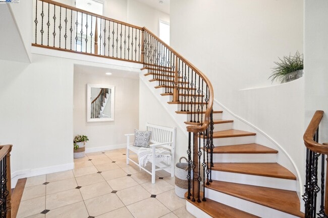 Photo - 367 Mt Washington Way