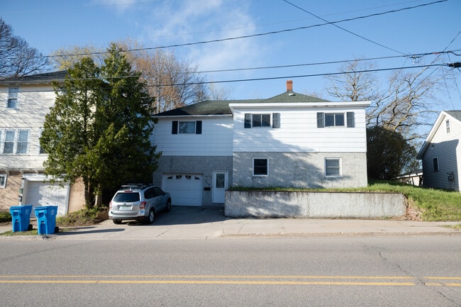 Building Photo - 619 W Baraga Ave