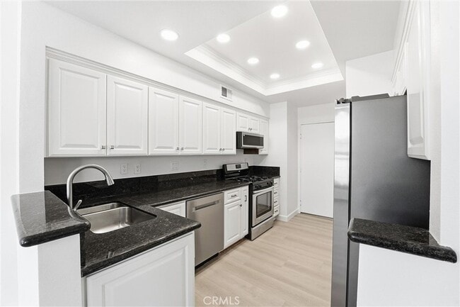 Photo - 2 Carlsbad Ln