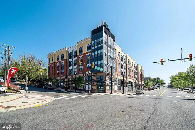 Building Photo - 989 S Buchanan St Unit 225 Rental