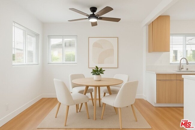 Photo - 8440 Willoughby Ave Unidad 3