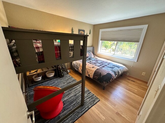 Photo - Lovely single level cabin avail. for a Sea... House