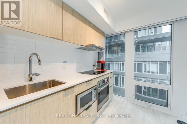 Photo - 60 Shuter St Unit 303