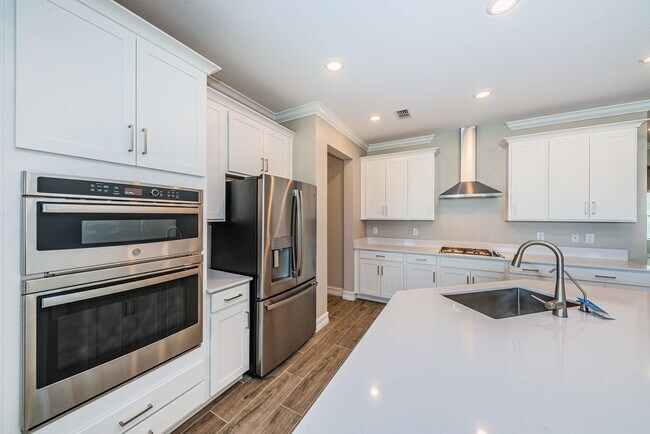 Photo - BEAUTIFUL NEWER HOME IN TRINITY FOR RENT