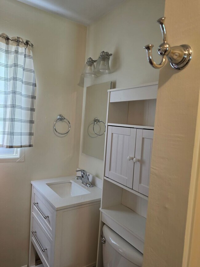 Photo - Charming, extremely clean 2 BR house in Shirley