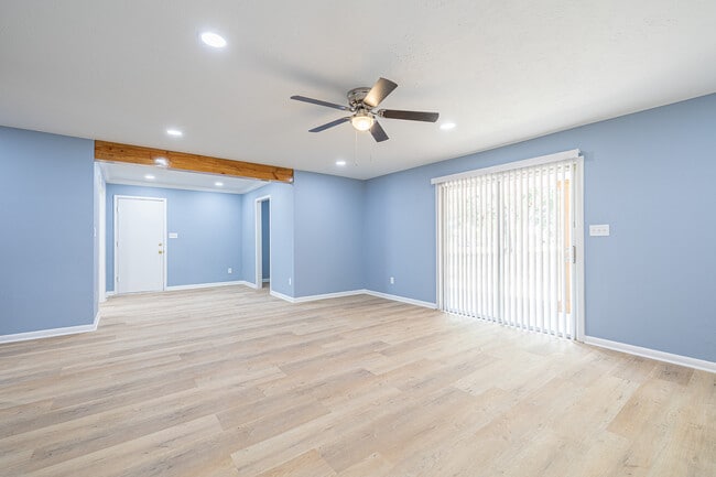 Photo - 707 Norwood Ln