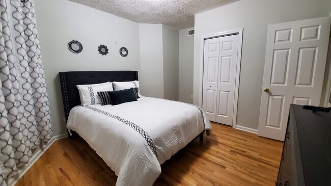 Photo - 2339 Main St Unit 1