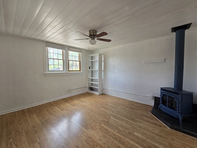 Photo - 310 Staab St