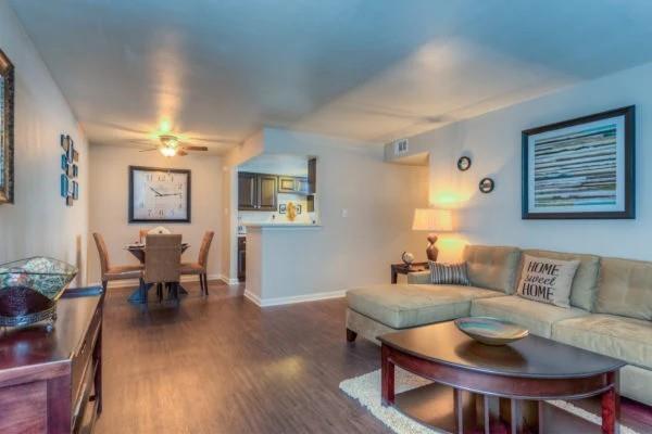 Photo - 327 W Hufsmith Rd Apartamento Unidad 404