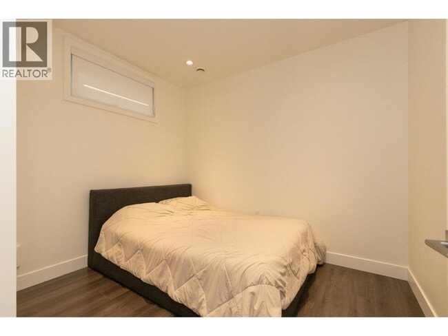 Photo - 7230 Kitchener St