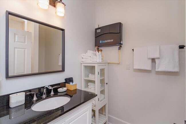 Photo - 1802 Chamberlin St