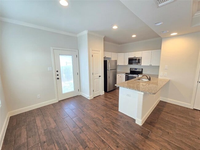 Photo - 6403 Melanzane Ave