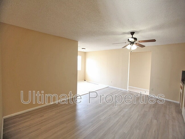 Photo - 6605 W Mescal St