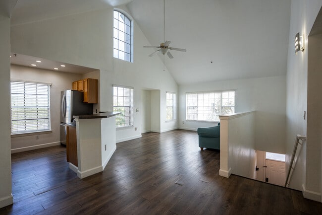 Photo - 8973 Lee Vista Blvd