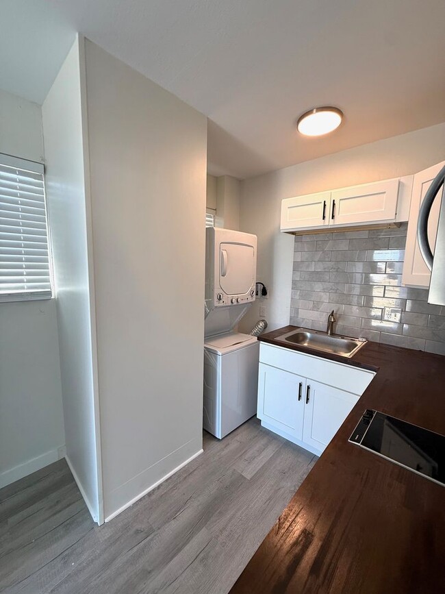 Photo - 3181 Hatton St Unit B