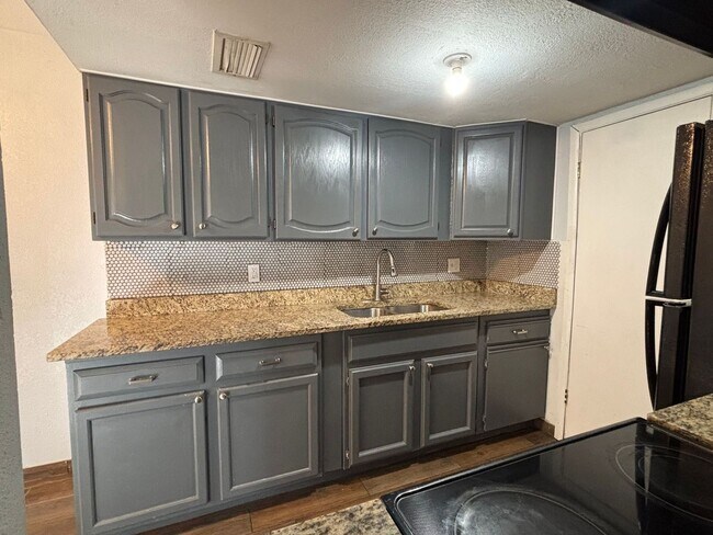 Photo - Charming 2 bedroom townhome in Phoenix!