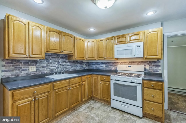 Building Photo - 1528 S 29th St Unit SFH