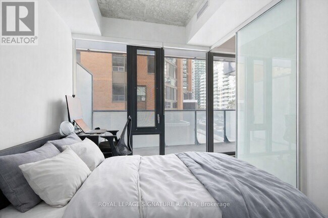 Photo - 161 Roehampton Ave Unité 322