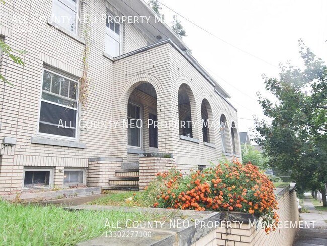 Photo - 557 Fairfield Ave