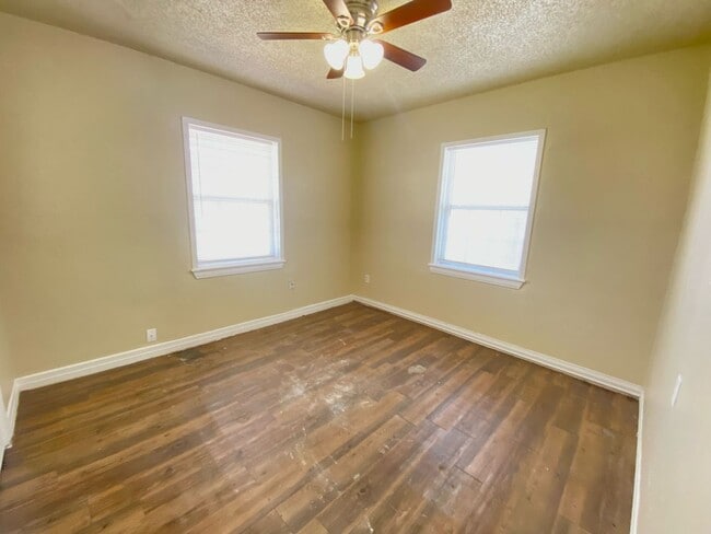 Photo - $0 First Month's Rent / $0 Deposit at Move-in