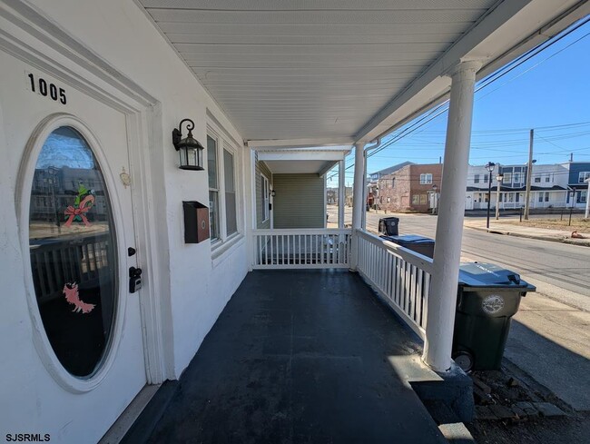 Photo - 1005 N Michigan Ave