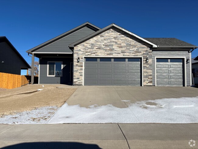 Building Photo - 1529 Magpie Gulch St Rental