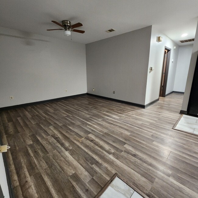 Photo - 1552 Kay Ave