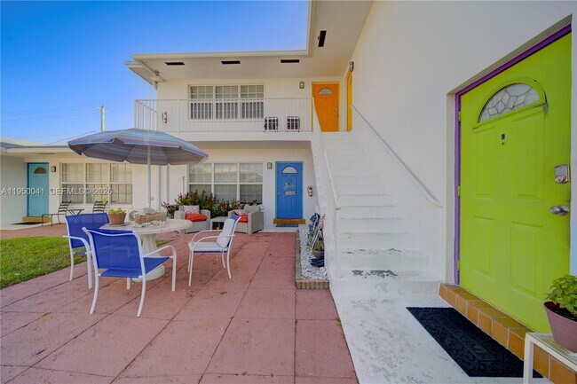 Photo - 2855 NE 30th St Unidad B