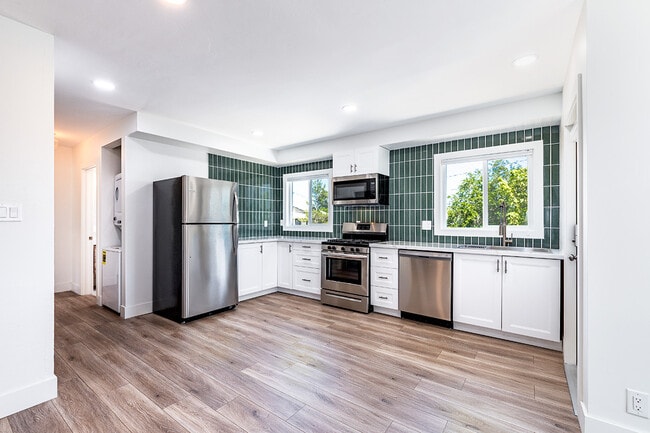 Photo - 782 Forest St