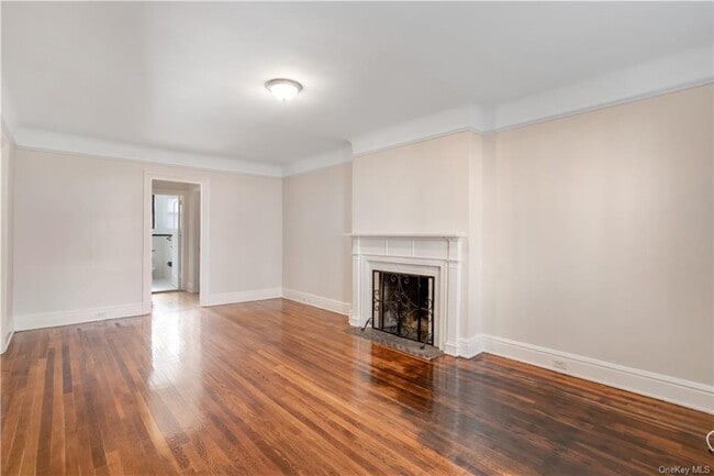 Photo - 234-254 Martine Avenue