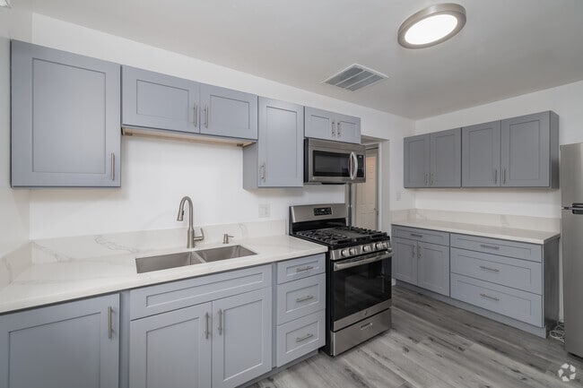 Studio - 420SF - Kitchen - Golden Grove Manor