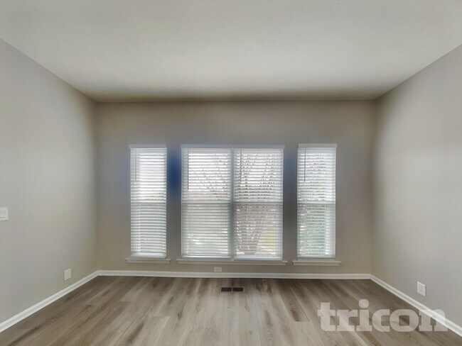 Photo - 1609 Crosswind Pl