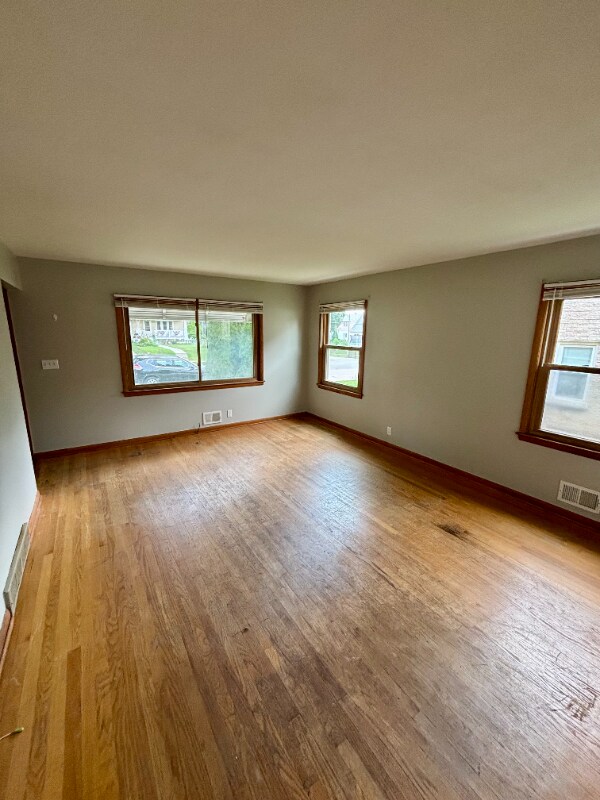 Photo - 3389 S Whitnall Ave Unit 3389