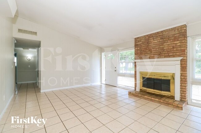 Photo - 445 Ridge Dr