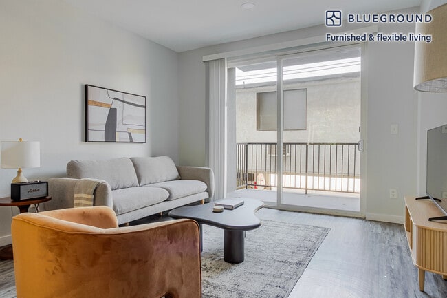 Building Photo - 2820 Sawtelle Blvd Rental