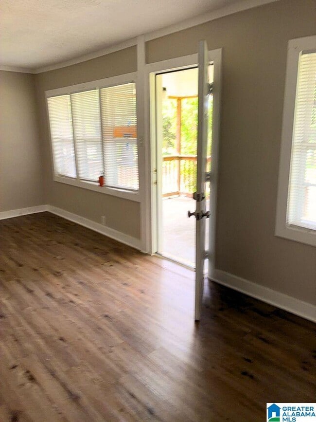 284 Lee Rd