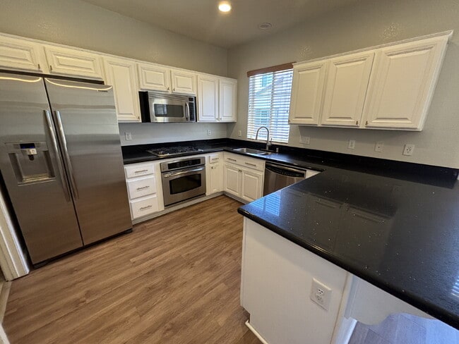 Photo - 3 Bed 3.5 Bath Summerlin - MOVE IN SPECIAL