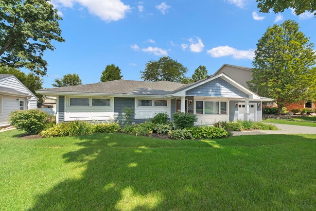 Photo - 703 Wakeman Ave