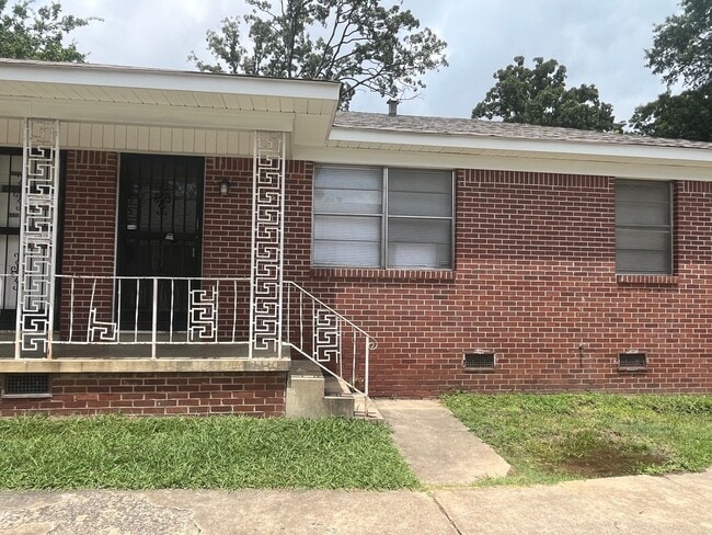 Building Photo - 3115 Ware St Unit 3117