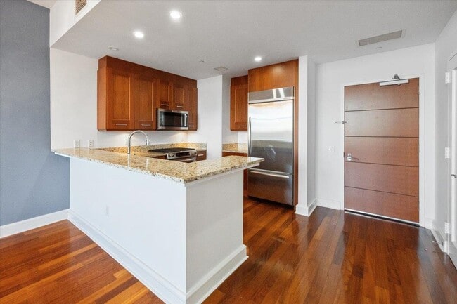 Building Photo - 8100 River Rd Unit 209