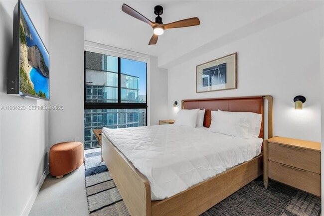 Building Photo - 11 NE 6th St Unit 2403