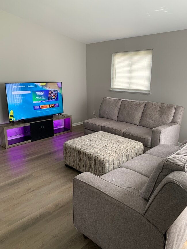 Photo - 22837 Sunnyside St